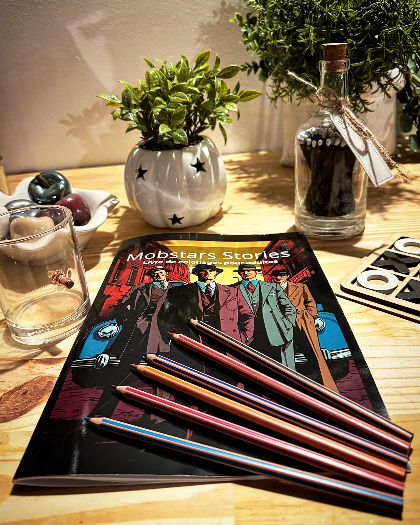 Livre de coloriages pour adultes: Mobstars Stories